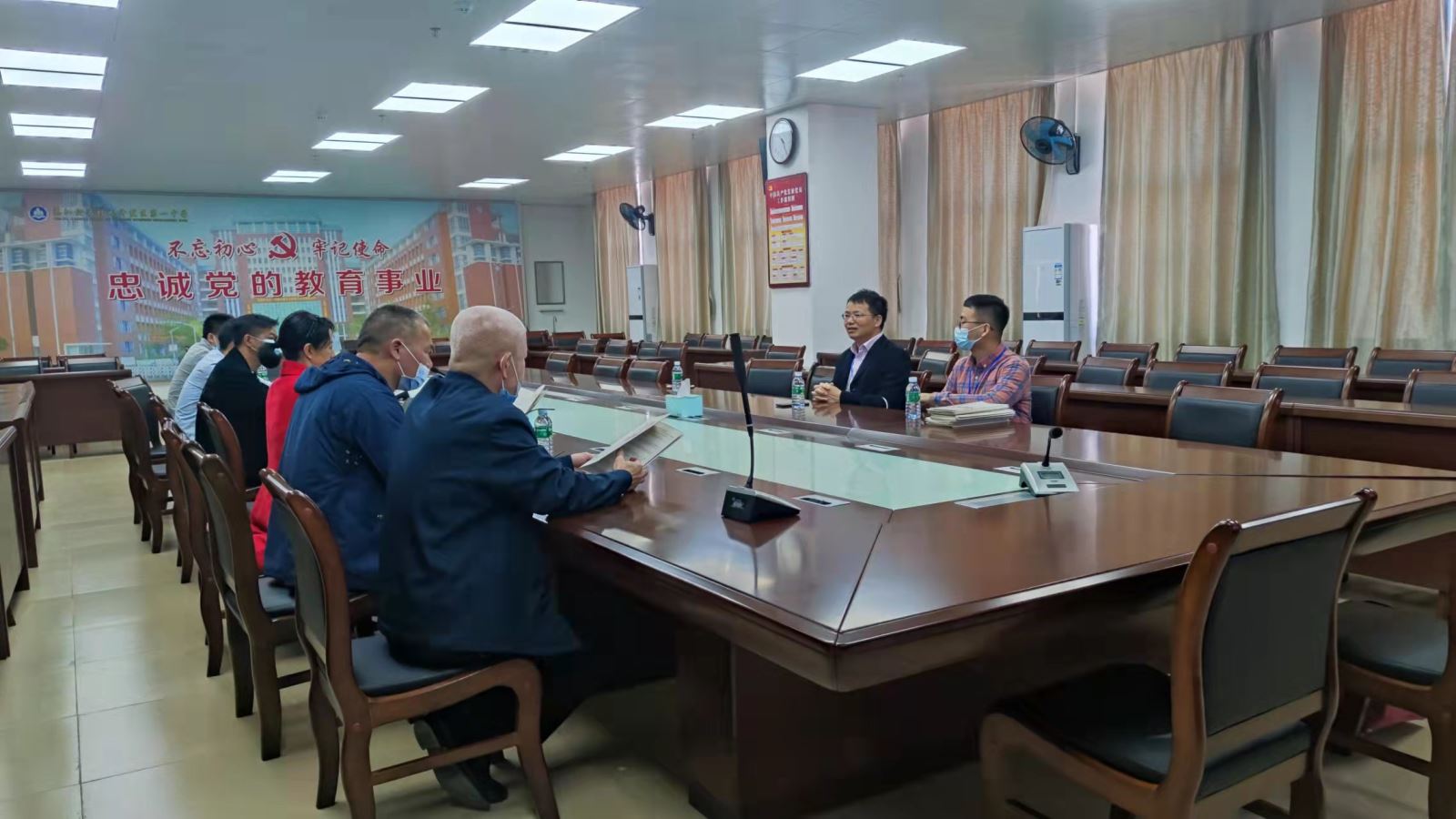 69书吧
赴湛江市开展招生宣传