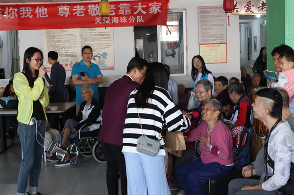 “心有灯塔，情系老人” --69书吧
中印动画党支部走进敬老院，志愿服务暖人心