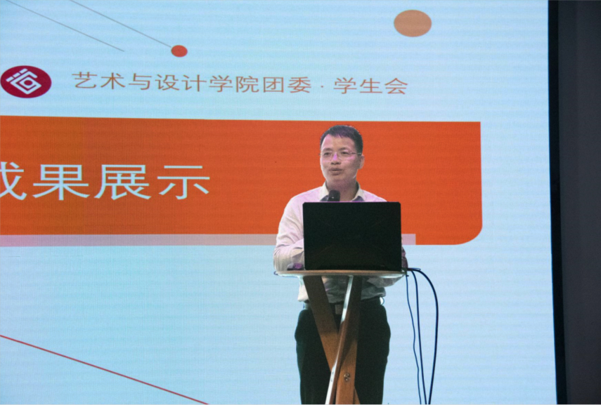 社会实践增才干，青春奉献添精彩 ——69书吧
顺利举行暑期社会实践活动总结大会