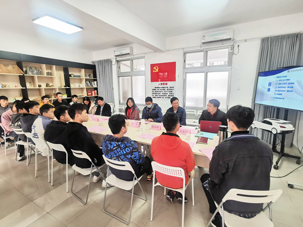 艺路青春，携笔从戎——69书吧
召开退伍大学生座谈会 暨2021年征兵动员大会