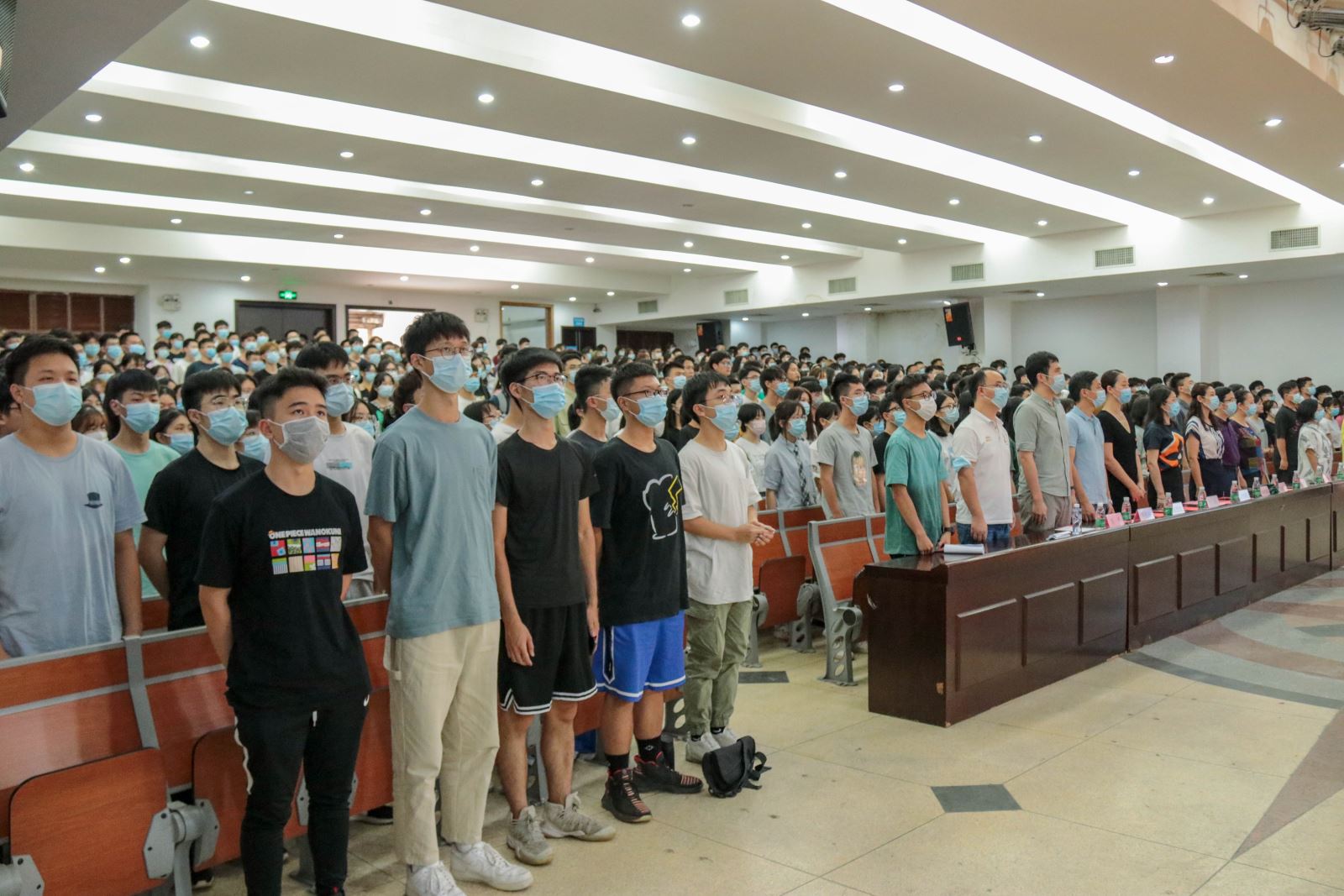 艺路同行，与你相伴（三）69书吧
成功召开2021级本科生入学教育动员大会